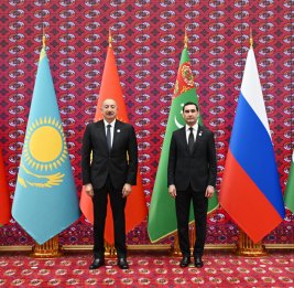 Президент Ильхам Алиев прибыл в Комплекс &laquo;Аваза&raquo; для участия в заседании Совета глав государств СНГ
