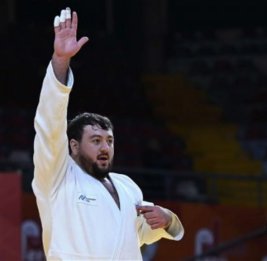 Кянан Насибов вышел в 1/4 финала ЧМ по дзюдо в Баку