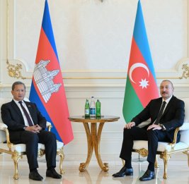 
Состоялась встреча Президента Азербайджана Ильхама Алиева с Премьер-министром Камбоджи в узком составе
