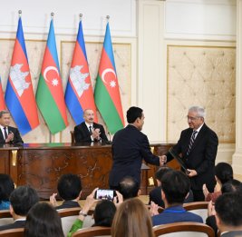 Состоялся обмен азербайджано-камбоджийскими документами