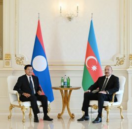 
Состоялась встреча Президента Ильхама Алиева с Президентом Лаоса в формате &laquo;один на один&raquo;