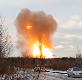 В России взорвался газопровод &laquo;Центральная Азия - Центр&raquo;: высота столба пламени достигала 80 метров
