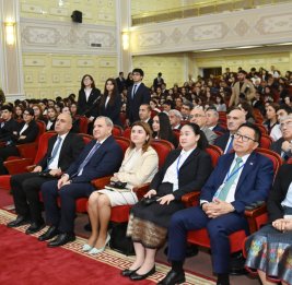 Президент Лаоса встретился со студентами БГУ