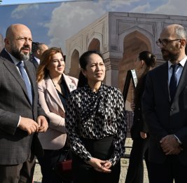 Первая леди Королевства Камбоджа Пич Чанмони ознакомилась с Ичеришехер