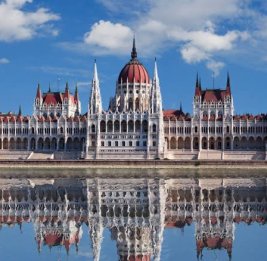 Венгрия отменила анти-ЛГБТ ограничения эпохи Орбана
