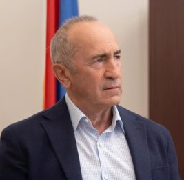 Суд Армении отказался смягчить меру пресечения Роберту Кочаряну