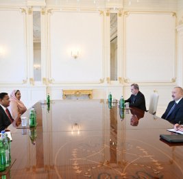 Президент Ильхам Алиев принял министра иностранных дел, трудоустройства за рубежом и туризма Шри-Ланки