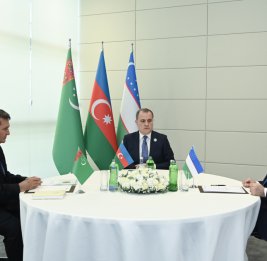 
Главы МИД Азербайджана, Узбекистана и Туркменистана обсудили трехстороннее сотрудничество