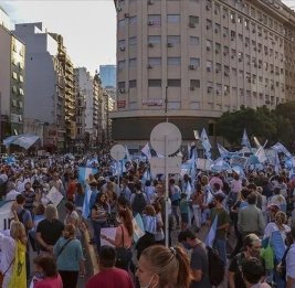 Аргентина протестует против сокращения расходов на образование