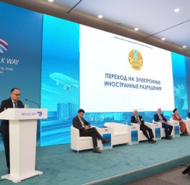 
Казахстан расширил электронный обмен разрешениями на автоперевозки с Азербайджаном