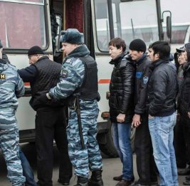 В центре Петербурга силовики провели масштабный рейд во время пятничного намаза