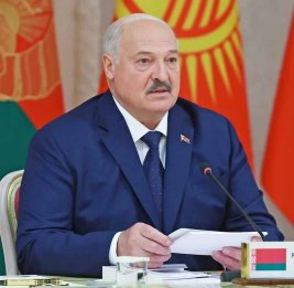 Лукашенко напомнил об обещании Зеленского пробыть на посту президента один срок