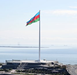 
Азербайджан отмечает 35-ю годовщину восстановления государственной независимости