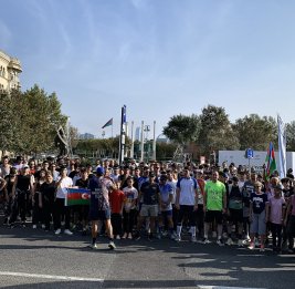 
В Баку прошло массовое шествие, посвященное популяризации активного образа жизни