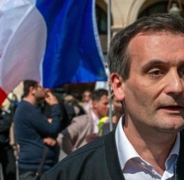 Филиппо потребовал отставки Макрона на фоне протестов