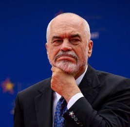 &laquo;Я не уйду&raquo;: премьер Албании ответил на массовые протесты в стран
