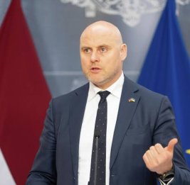 Премьер Латвии призвал закрыть Европу для российских туристов