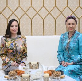 Лейла Алиева находится с визитом в Туркменистане