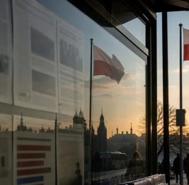 Поляки выступили против курса Трампа: 66,5% недовольны политикой США
