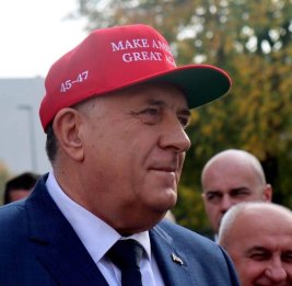 Соратники Трампа засветились на митинге партии Додика в Боснии