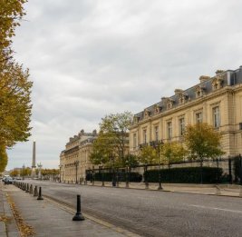 Париж ограничил проведение собраний в центре
