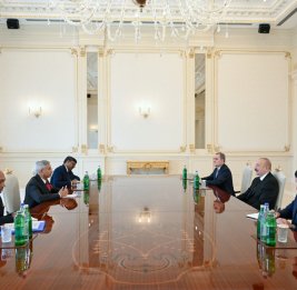 
Президент Азербайджана Ильхам Алиев принял министра иностранных дел Индии