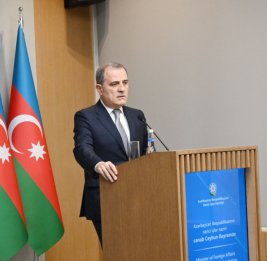 
Министр: Существуют большие возможности для увеличения товарооборота между Азербайджаном и Индией