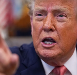 Трамп пригрозил России и Украине пошлинами в 200%
