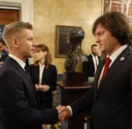 Кобахидзе с Мадьяром обсудили отношения за ужином