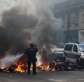 Во Франции из-за протестов могут заблокировать соцсети