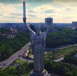 Зеленский назвал три условия отказа от ударов по российским НПЗ

