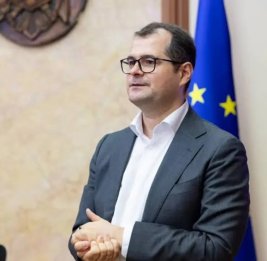 
Премьер Молдовы прибыл в Украину