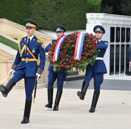 
Министр иностранных дел Нидерландов посетил Шехидляр хиябаны