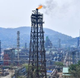 Индия сокращает закупки российской нефти 
