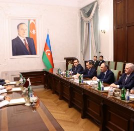 Генеральный прокурор встретился с главой Управления административного контроля и прозрачности Катара