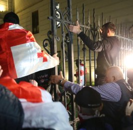 Осужденному за попытку штурма дворца президента экс-генпрокурору Грузии сократили срок