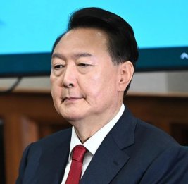 
Прокуроры Южной Кореи потребовали смертной казни для экс-президента Юн Сок Ёля