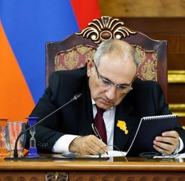 
Пашинян назвал Декларацию независимости Армении антигосударственной