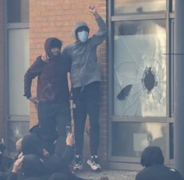 В Марселе на выходные вводят комендантский час для подростков