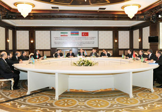 В Нахчыване прошла трехсторонняя встреча министров иностранных дел Азербайджана, Турции и Ирана