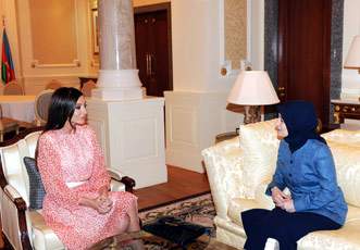 Первая леди Азербайджана встретилась с супругой министра иностранных дел Турции