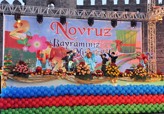 В Баку проведена торжественная праздничная церемония, посвященная последнему предпраздничному вторнику