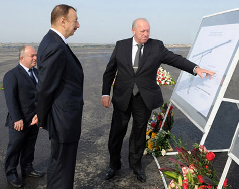 Президент Ильхам Алиев принял участие в открытии новой взлетно-посадочной полосы в Международном аэропорту Гейдар Алиев