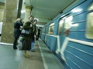В Бакинском метро устанавливаются новые информационные табло