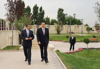 Президент Ильхам Алиев принял участие в открытии нового парка на участке проспекта Гейдара Алиева, проходящем через территорию Сураханского района