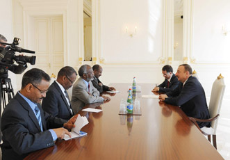 Президент Ильхам Алиев принял делегацию во главе с министром иностранных дел Судана Али Ахмедом Карти