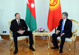 Встреча Президента Азербайджана Ильхама Алиева и Президента Кыргызстана Алмазбека Атамбаева