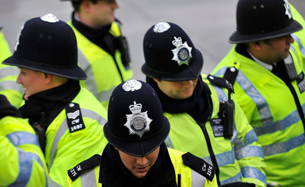Полиция Лондона взорвала неправильно припаркованный автомобиль