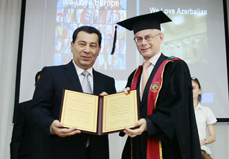Президенту Совета Европейского СоюзаХерману Ван Ромпею вручен диплом почетного доктора Азербайджанского университета языков
