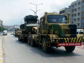 Турецкая бронетехника выдвинулась в район сирийской границы